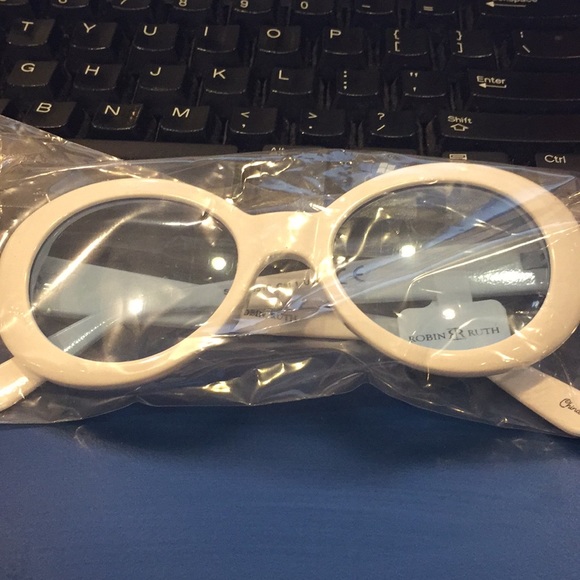 Robin Ruth ‘Savannah’ Sunglasses - Picture 1 of 1